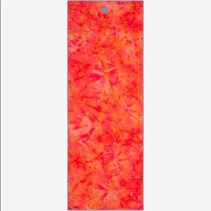 Feeling Groovy Yogitoes Manduka Yoga Towel for Mat
